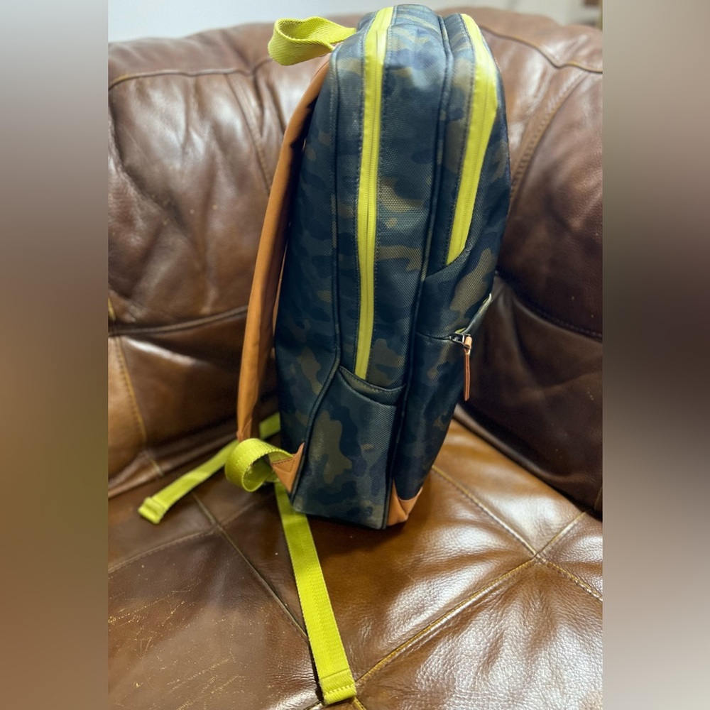 Robert Graham Russel Camo Backpack NWOT - Picture 5 of 9